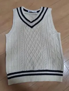 Löytää アイボリー Vネック ニットベスト
