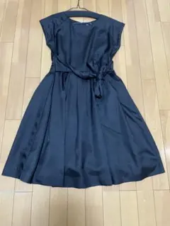 黒ドレスワンピース