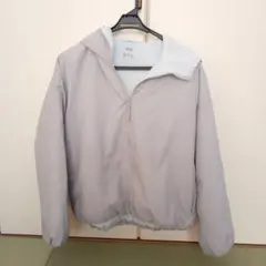 UNIQLO ライトパデットパーカー　グレー Mサイズ