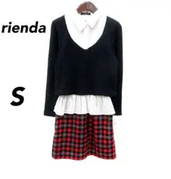 赤チェックニット