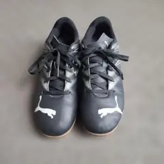 PUMAインドアサッカーシューズ　アタッカント II IT 23センチ