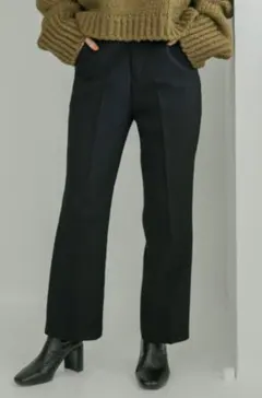 最終お値下げです！LOWRYS FARM　カラーフレアパンツ