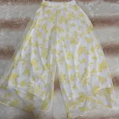 フレアスカート Mサイズ 花柄　CECIL MC BEEのサムネイル