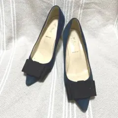 イタリア製　黒リボンのパンプス(こっくりネイビー)36サイズ