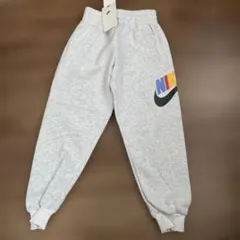 最終価格！NIKE グレー ロゴ入りパンツ 130cm