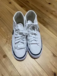 NIKE ホワイト ハイカットスニーカー