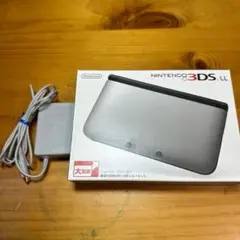 ニンテンドー3DSLL 本体 シルバー×ブラック ほぼ新品 6042