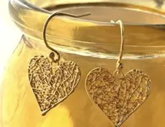 ゴールド ハート ピアス　フック式　キラキラ