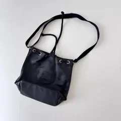 LACOSTE 巾着型 ショルダーバッグ ブラックのサムネイル