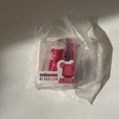 BE@RBRICK ピンク 100% ガチャ　キーホルダー　フィギュア