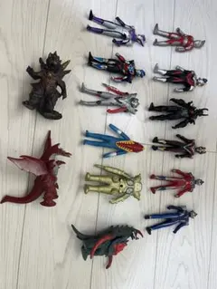 ウルトラマン怪獣シリーズ フィギュアセット13体 - メルカリ