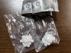 匿名配送　めじるしアクセサリー　サンリオ　ふわふわスノー　ポチャッコ　シナモン