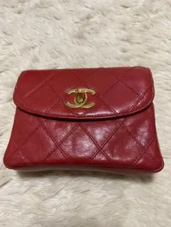CHANEL レッド キルティング バッグ