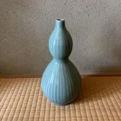 青緑色 ひょうたん型 陶器 花瓶