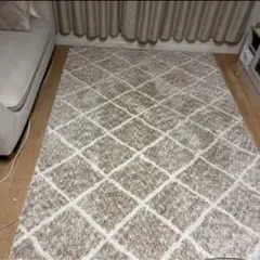 ベージュダイヤ　ベニワレン風ラグ