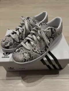 2026年最新】hyke adidas パイソンの人気アイテム - メルカリ