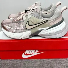 新品 NIKE ナイキ レディース ランニングシューズ 23