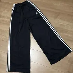 アディダスオリジナルス ワイドパンツ