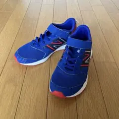 ニューバランス　スニーカー　23cm