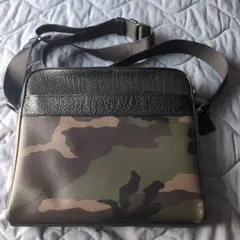 COACH カモフラージュ レザーショルダーバッグ