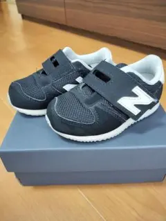 new balance スニーカー 黒 13cm