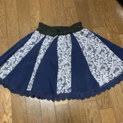 axes femme 薔薇模様レースのミニスカート