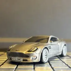 ホットウィールプレミアム　アストンマーチン　ヴァンキッシュ　新品未使用　007