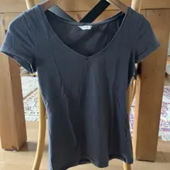 H&M BASIC ダークグレー Vネック 半袖Tシャツ
