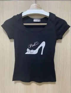 トップス　tシャツ　半袖　ロゴ　黒