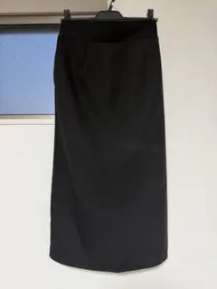 ブラック タイトスカート スリット付き