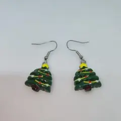 クリスマスツリー型ピアス