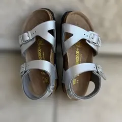 Birkenstock シルバー サンダル 16.5㎝