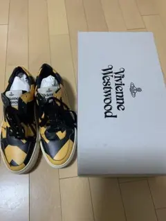 希少レア‼︎ 新品同様‼︎ ヴィヴィアン ウエストウッド イタリア製　牛革スニーカー