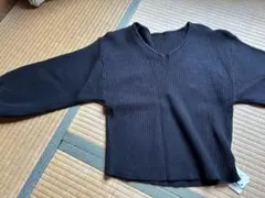 黒 Vネック クロップドセーター