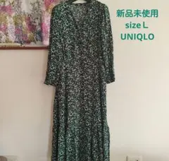 新品　UNIQLO 　花柄　プリントVネックフレア　黒ワンピース　グリーン