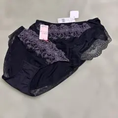 トリンプ　花柄レース黒ショーツ２枚