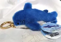 カラビナ付き マスコット ぶるぶるふわふわサメぬいぐるみ