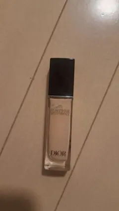 ディオールスキンフォーエヴァースキンコレクトコンシーラー　00.5N 74g