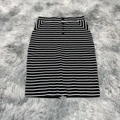 【AZUL/アズールバイマウジー】タイトスカート ボーダー柄 S【タグ付き美品】のサムネイル