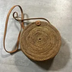 ラタン製円形かごバッグ　斜めがけ　ショルダーバッグ