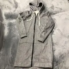 フルジップ グレー フード付きパーカー