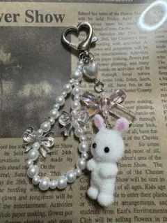 ウサギの　パールチャーム　ハンドメイド