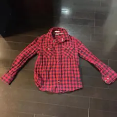 チェックシャツ