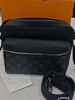 最安値 美品 M30233 アウトドア ショルダーバッグ