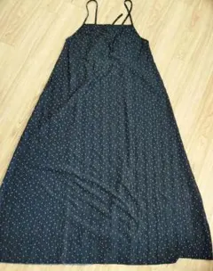 coca 黒のプリーツキャミワンピースドット柄 ロングワンピース