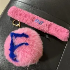 FANTASTICS ピンクファーキーホルダー