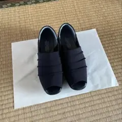 《美品》Pansy オープントゥシューズ サンダル ブラック 23cm