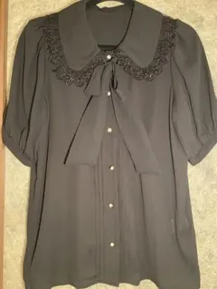 【春夏】レース襟付き ブラック半袖ブラウス パフスリーブ【ボウタイリボン付き】