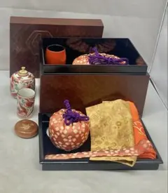 B546b 松竹梅鎌倉彫茶箱セット 13点　京焼　茶道具　内裏雛