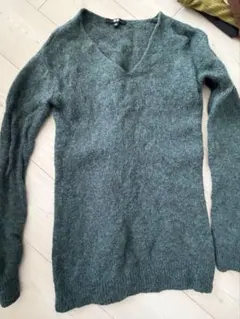 ユニクロ　Vネックセーター Mサイズ
